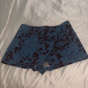 Super fun floral print skort!